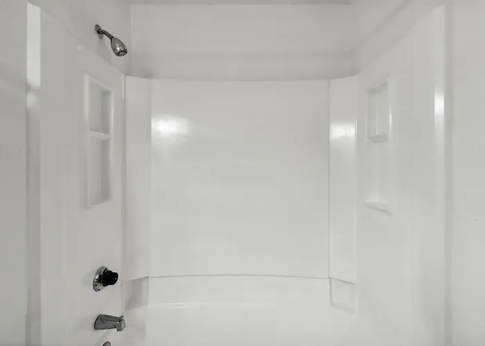 Northcliffe 405 I Fully Furnished 2 Bedroom 2bth