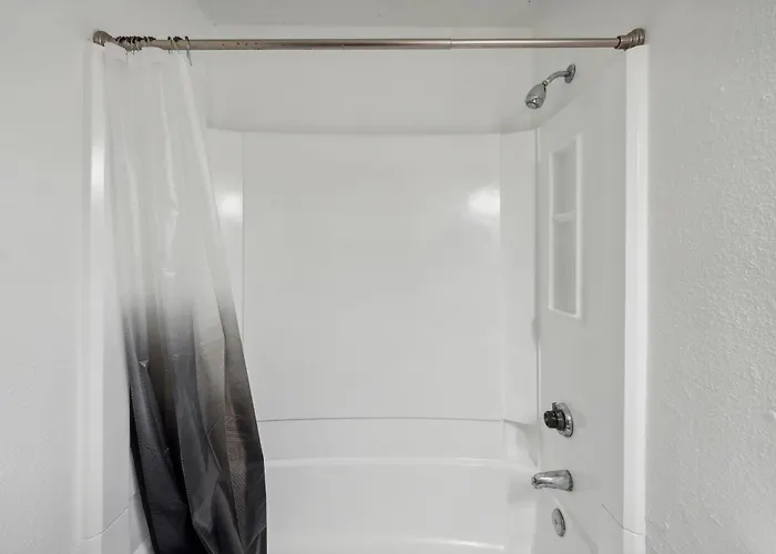 Northcliffe 405 I Fully Furnished 2 Bedroom 2bth Winston-Salem