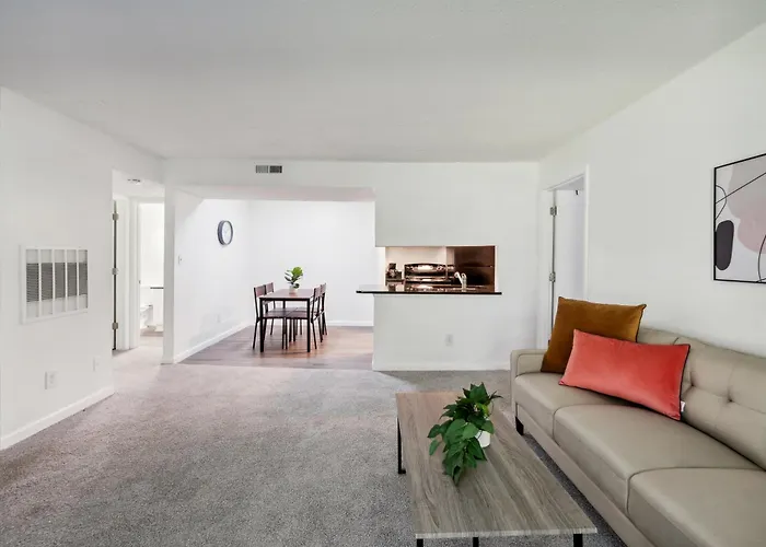 Northcliffe 405 I Fully Furnished 2 Bedroom 2bth * Winston-Salem